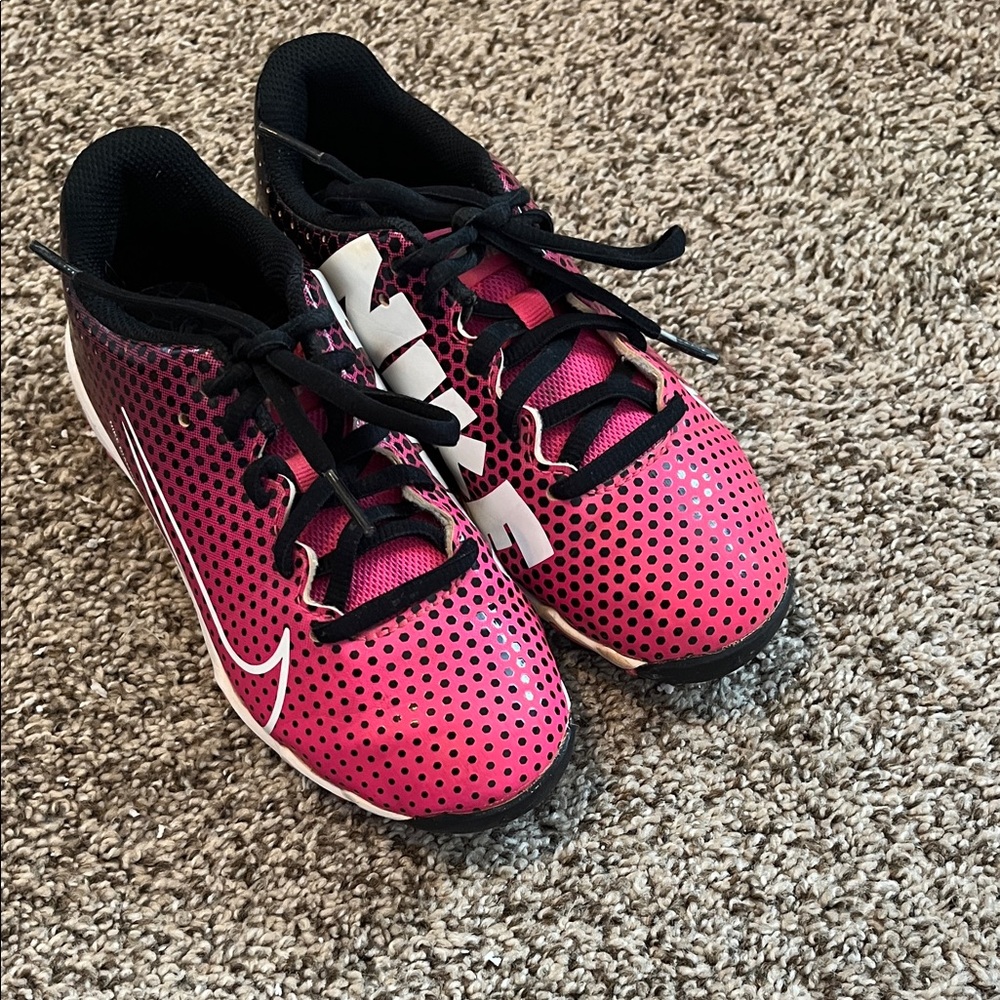 Nike softball cleats